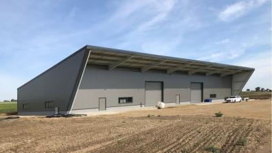 WÄRMEGEDÄMMTE WEINLAGERHALLE – BAD PIRAWARTH